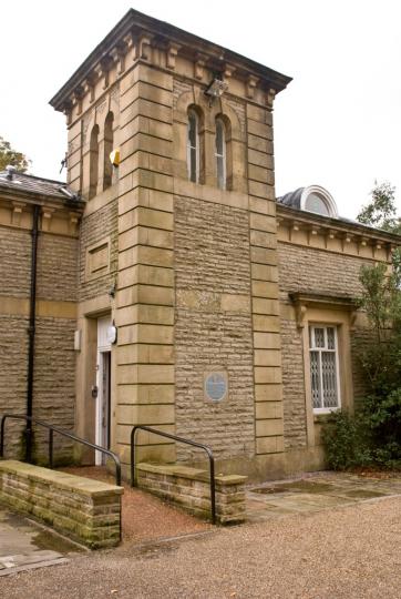 Blue plaque at Alexandra Park, Oldham © Richard Weltman