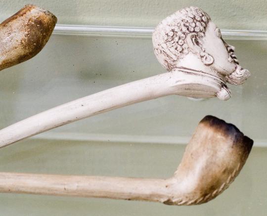 Clay pipes, 1700-1800